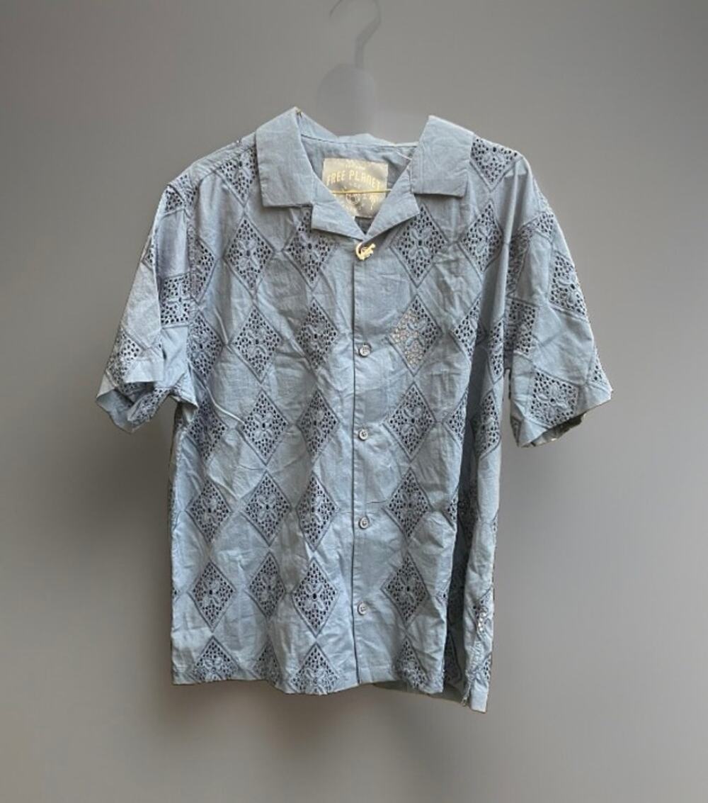 Free Planet Men's Small Blue Diamond Eyelet Short-Sleeve Camp Shirt